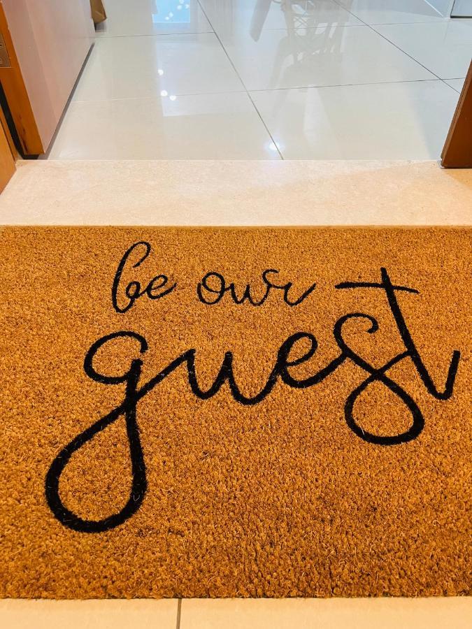 1 Bed Apartment With Sea View, Pool, Gym & Free Parking In Dubai Marina Kültér fotó